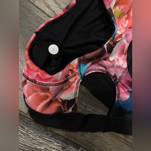 Lululemon Top Speed Bra Size 4 - Picture 3 of 3